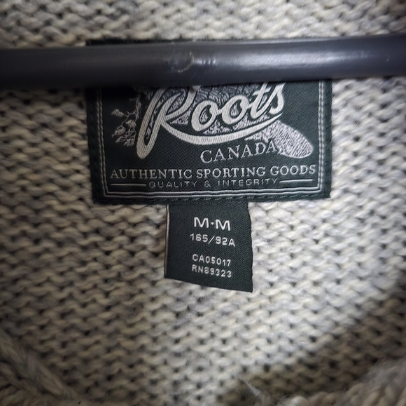 # 300 Roots Cabin Shawl Sweater - Picture 2 of 9